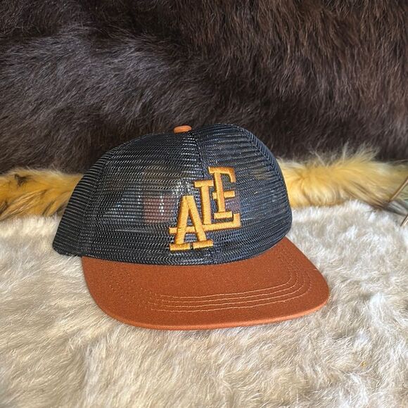 Assholes live forever cap OS (4920) NWOT - Picture 1 of 2